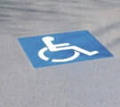 Stationnement réservé pour les personnes handicapées ou à mobilité réduite : ce qu’il faut savoir
